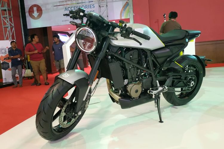 Jajaran motor cafe racer di Telkomsel IIMS 2019