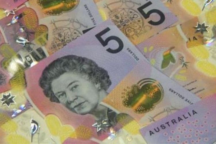 Uang kertas pecahan 5 dolar Australia.