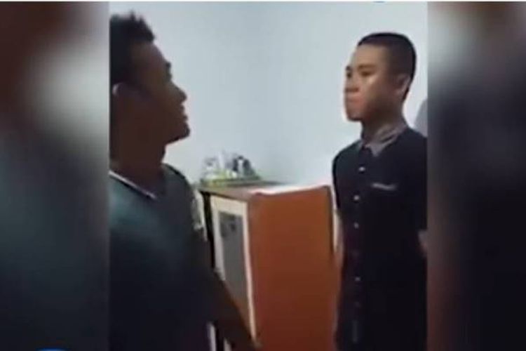 Video kekerasan seorang polisi anggota Sabhara terhadap juniornya di Gorontalo viral di media sosial. 