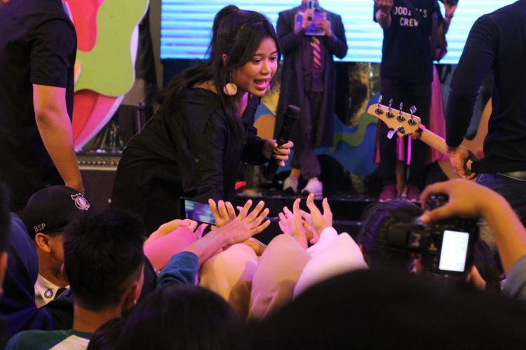 Brisia Jodie tampil dalam perayaan ulang tahun Festival Citylink di Bandung.