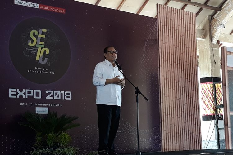 Menteri Koperasi dan Usaha Kecil Menengah (Menkop dan UKM) Anak Agung Ngurah Puspayoga pada acara pembukaan Sampoerna Entrepreneurship Training Center (SETC) Expo di Denpasar, Bali, Sabtu (15/12/2018).