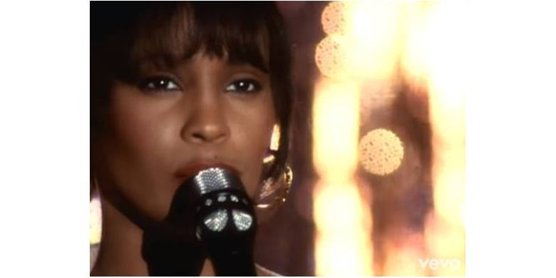 Penampilan Whitney Houston sebagai Rachel Marron dalam film The Bodyguard yang tayang pada 1992.