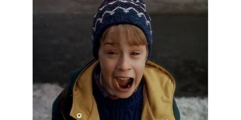Cuplikan adegan Kevin (Macaulay Culkin) dalam Film Home Alone.