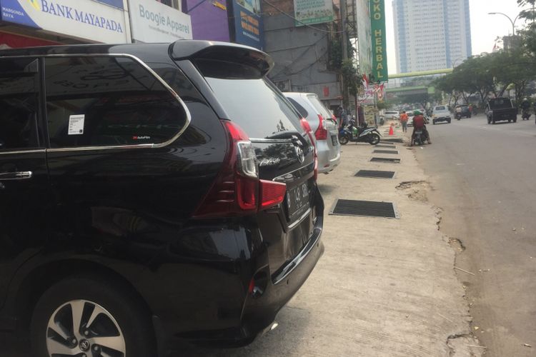 Keadaan trotoar di Jalan Margonda, Depok, Kamis (9/8/2018)