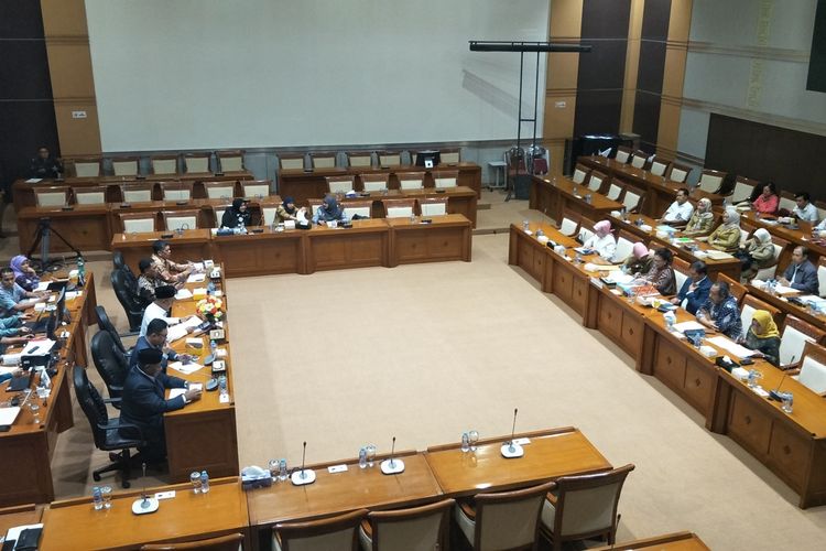 Rapat antara Tim Panitia Kerja (Panja) DPR dan pemerintah yang digelar secara tertutup, di ruang Komisi VIII, Kompleks Parlemen, Senayan, Jakarta, Selasa (3/9/2019).