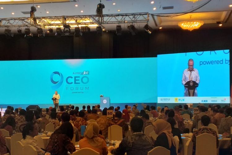 CEO Kompas Gramedia memberikan sambutan pada acara Kompas100 CEO Forum di Jakarta, Selasa (27/11/2018)