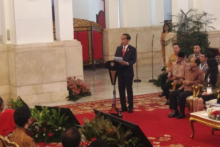 Presiden Jokowi meresmikan Pembukaan Konvensi Nasional Humas 4.0 di Istana Negara, Jakarta, Senin (10/12/2018).
