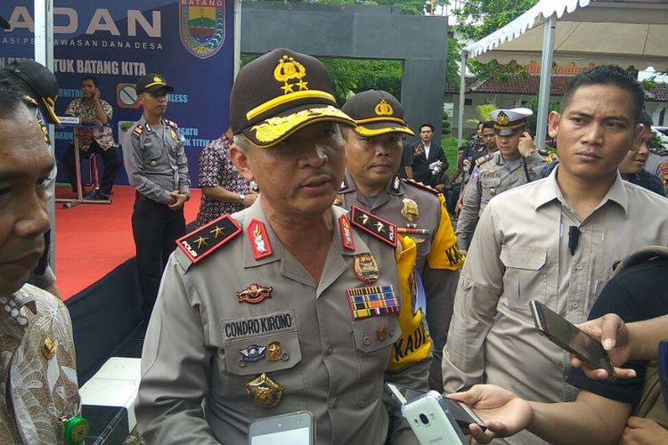 Kapolda Jateng Irjen Pol Condro Kirono saat memberikan keterangan pers di Kabupaten Batang, Jawa Tengah.