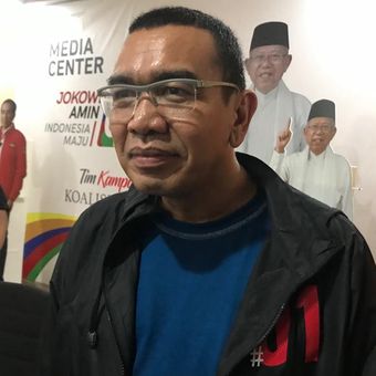 Juru Bicara TKN Jokowi-Maruf Amin, Arya Sinulingga, saat konferensi pers di Posko Cemara, Jakarta Pusat, Selasa (12/3/2019).