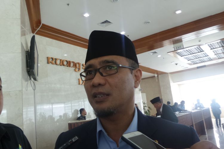 Sekretaris Fraksi Partai Hanura, Dadang Rusdiana di Kompleks Parlemen, Senayan, Jakarta, Selasa (5/12/2017).