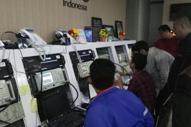 Untuk memperbaiki dampak akibat terganggunya satelit Telkom 1, Telkom mengerahkan seluruh sumber daya operasional TelkomGroup di seluruh Indonesia yang terdiri dari internal Telkom, anak perusahaan dan seluruh mitra terkait.