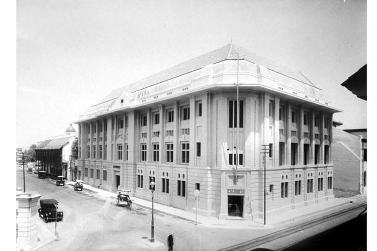 Kantor Nederlandsch Indische Escompto Maatschappij di Batavia (tahun 1920-an) cikal bakal Bank Dagang Negara (BDN)