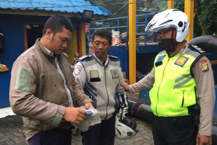 Anggota Dishub gadungan ditangkap saat sedang lakukan operasi statis, Selasa (12/2/2019) sore