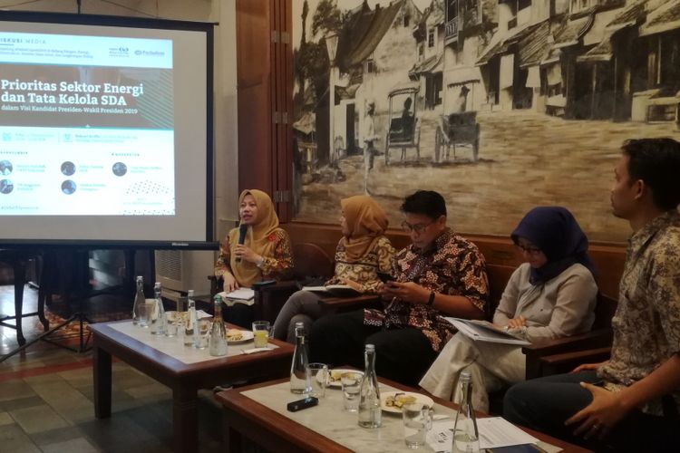 Diskusi bertajuk Prioritas Energi dan Tata Kelola SDA dalam Visi Kandidat Presiden-Wakil Presiden 2019 di Bakoel Koffie, Jakarta, Rabu (13/2/2019).