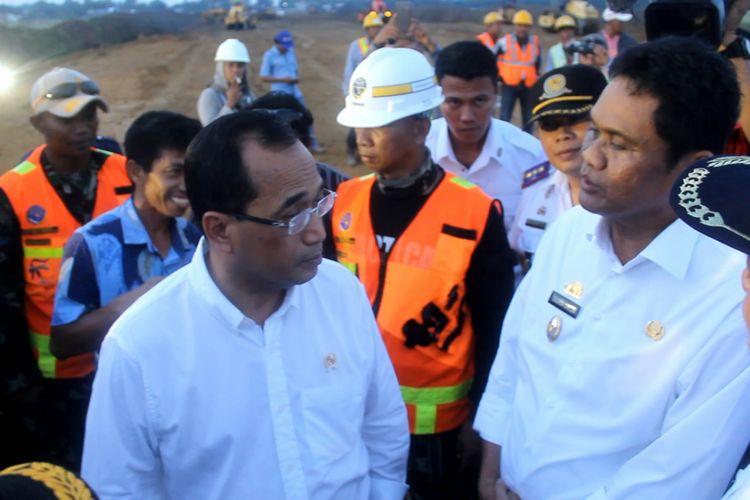 Menteri Perhubungan Kunjungi Pembangnan Rel KA di Barru