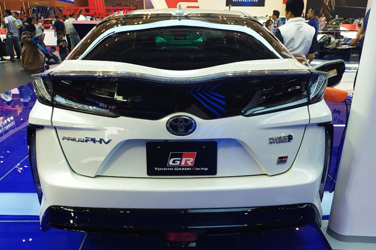 Toyota Prius PHEV Gazoo Racing di GIIAS 2019