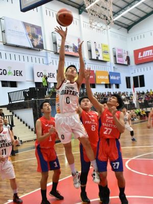 Universitas Prima Indonesia (Unpri) keluar sebagai kampiun LIMA Basketball: Go-Jek Sumatra Conference (SMC) 2018 setelah memenangi lagu pamungkas kontra Eka Prasetya dengan skor 47-36 pada Jumat (13/7/2018).
