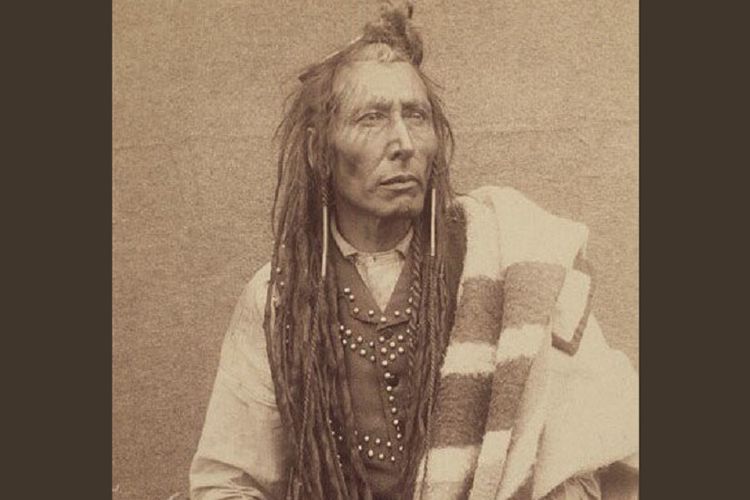 Kepala Suku Cree atau dikenal dengan Kepala Suku Poundmaker, atau Pihtokahanapiwiyin. (Twitter/Justrin Trudeau)