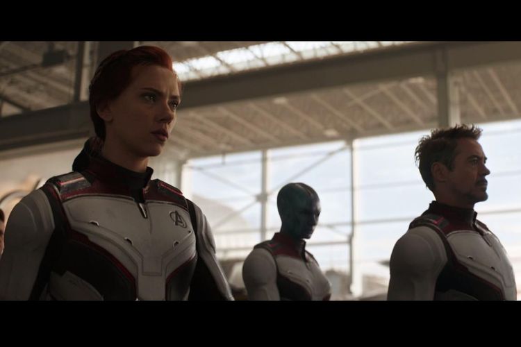 Kostum para superhero yang tersisa dalam Avengers: Endgame.