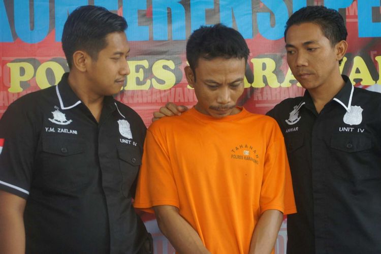 Antoni (34), pelaku pembunuhan siswi SD yang ditemukan tewas di kontrakan tetangga mengaku menyesal dan pasrah jika dihukum mati, Selasa (25/9/2018).

