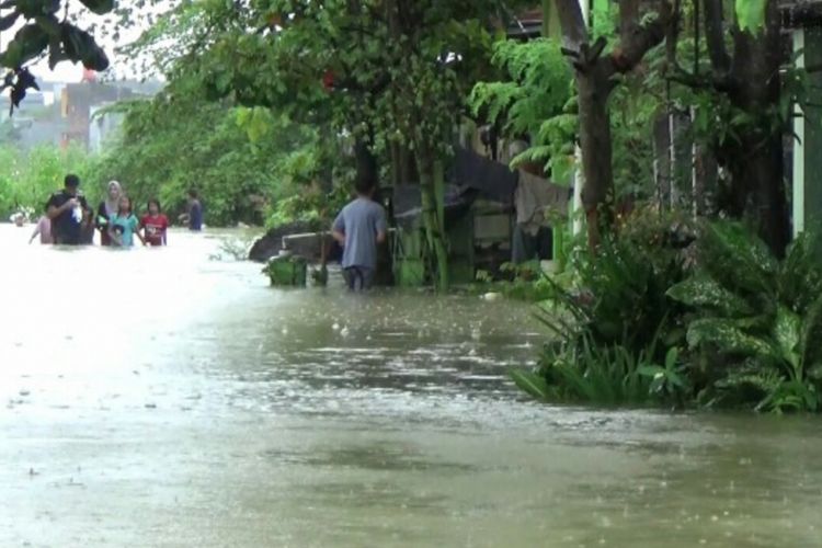 Kondisi banjir di Kelurahan Katimbang, Kecamatan Biringkanaya, Makassar, Rabu (20/12/2017).