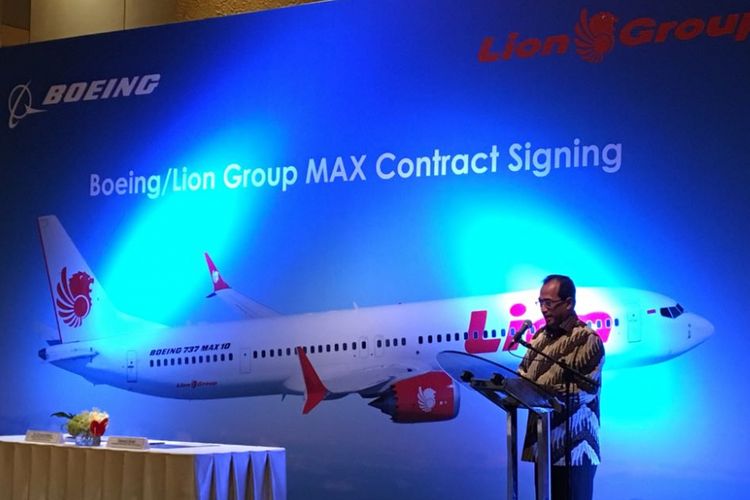 Menteri Perhubungan Budi Karya Sumadi saat menghadiri acara peresmian pembelian 50 unit pesawat Boeing 737 MAX 10 oleh Lion Air Group di Grand Hyatt, Jakarta Pusat, Selasa (10/4/2018).