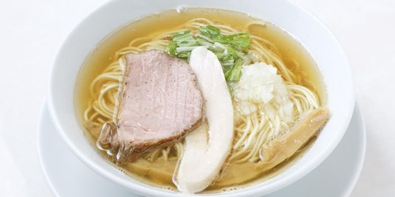 Jika ingin mencari ramen yang tak biasa di Jepang, cobalah ke Saitama. Noodle Kitchen KYO menggunakan air dengan tingkat kemurnian tinggi agar kuah dapat meresap ke dalam mie ramen dengan sempurna. Tiga menu andalan mereka adalah shio-soba, shoyu-soba, dan niboshi-soba.