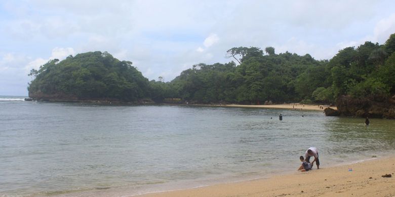 Berita Foto Keeksotisan Pantai Di Kawasan Hutan Malang Selatan