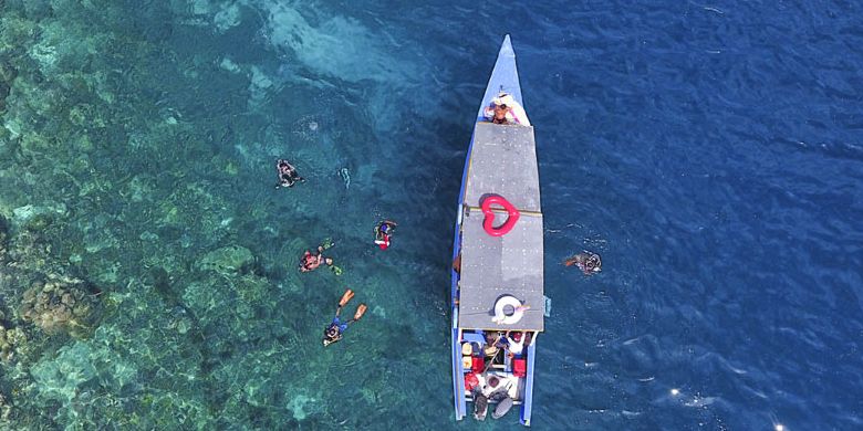 Di Morotai, tersebar lokasi wisata bahari seperti Pulau Kokoya, Pulau Zumzum, Pasir Putih, Tanjung Gorango, serta lokasi-lokasi menyelam dan snorkeling untuk menikmati keindahan bawah laut.