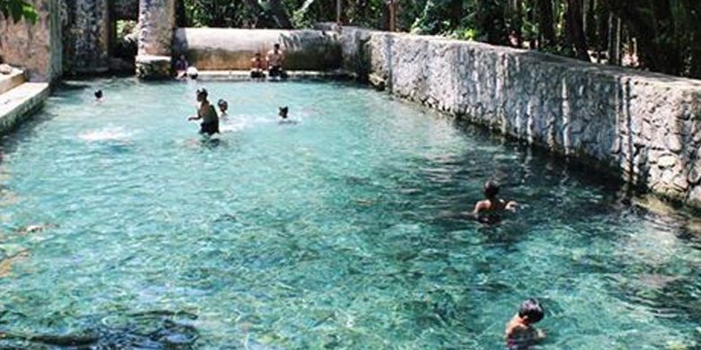 Mata Air Oemau di Kabupaten Rote Ndao, Nusa Tenggara Timur.