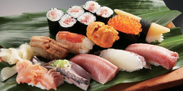 Iso-zushi. Restoran ini menawarkan set sushi yang terdiri dari sushi telur ikan salmon dan uni (daging landak laut) produksi Hokkaido, belut laut dan ikan makarel produksi Kyushu, dan ikan kakap merah produksi Aichi. 