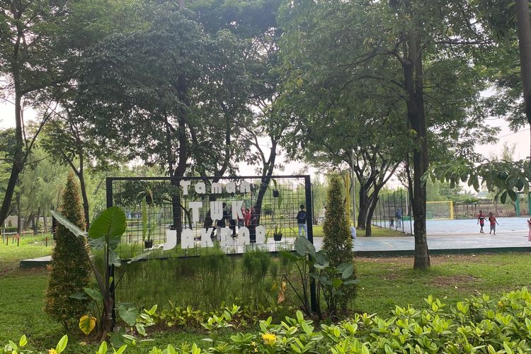 Taman Wijaya Kusuma di Cengkareng Kini Buka hingga Malam Hari