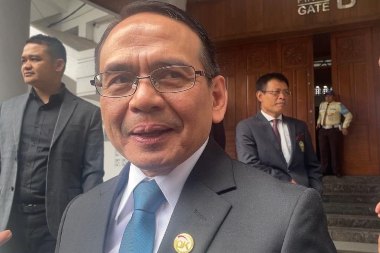 Kepala Eksekutif Pengawas Lembaga Pembiayaan, Perusahaan Modal Ventura, Lembaga Keuangan Mikro, dan Lembaga Jasa Keuangan Lainnya merangkap Anggota Dewan Komisioner OJK, Prof. Dr. Agusman, SE.Akt, MBA, pada Kamis (28/8/2025).