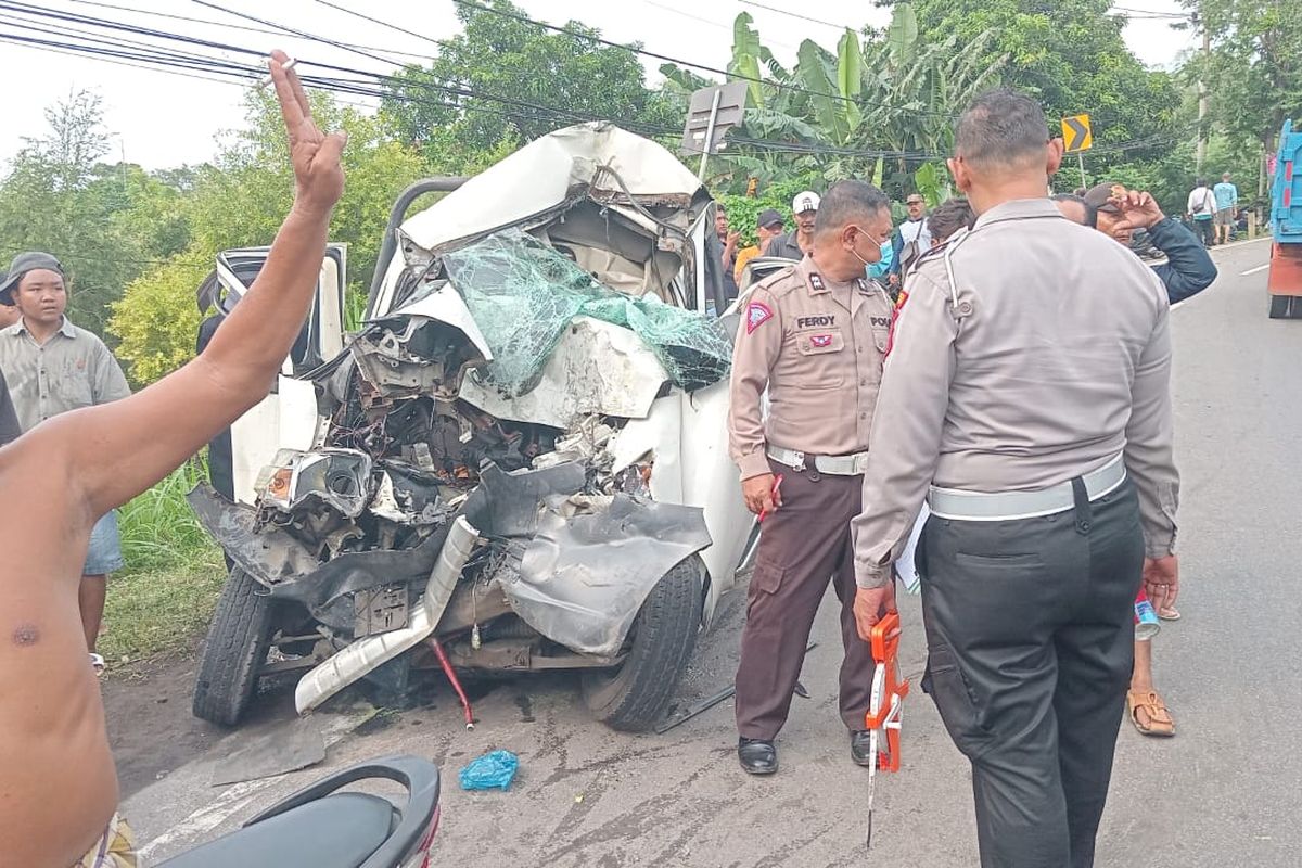Salah satu kendaraan yang terlibat kecelakaan hingga mengakibatkan empat orang meninggal di Probolinggo, Jawa Timur, Selasa (27/5/2025). 