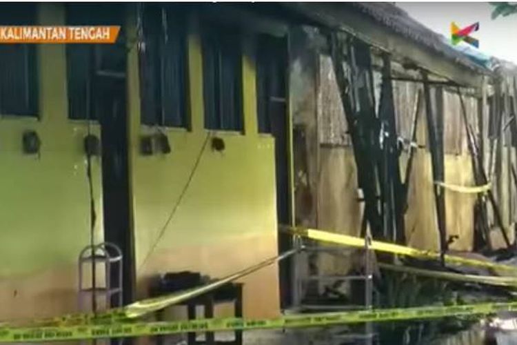 Tujuh sekolah dasar negeri dan satu sekolah menengah kejuruan di Palangkaraya, Kalimantan Tengah, diduga dibakar dalam sepekan terakhir.