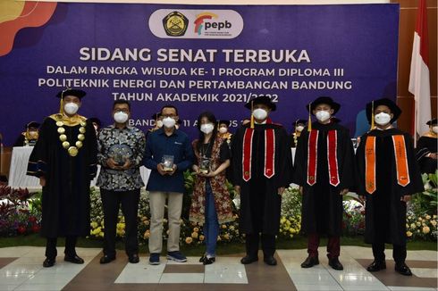 PEP Bandung Selenggarakan Wisuda Diploma 3 Perdana