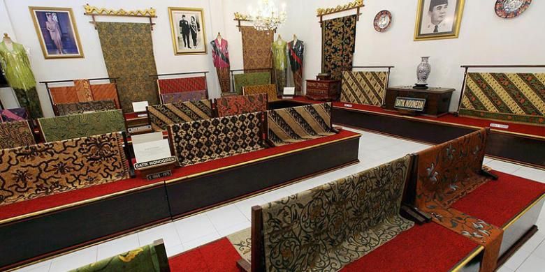 Museum Batik Danar Hadi dan Ndalem Wuryoningratan di Jalan Slamet Riyadi, Surakarta.