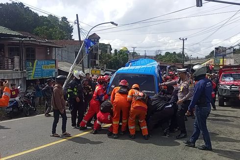 Puncak Bogor Macet 9 Km Dampak Kecelakaan Beruntun