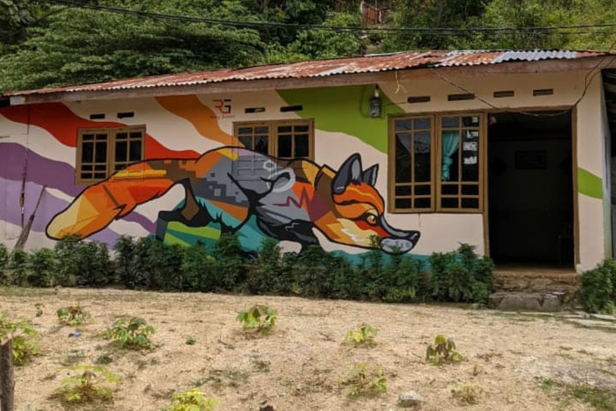 Mural di Kelurahan Dembe 1, Kecamatan Kota Barat, Kota Gorontalo, Provinsi Gotontalo menjadi tempat wisata karena konsep muralnya dengan dicat warna-warni tiga dimensi.
