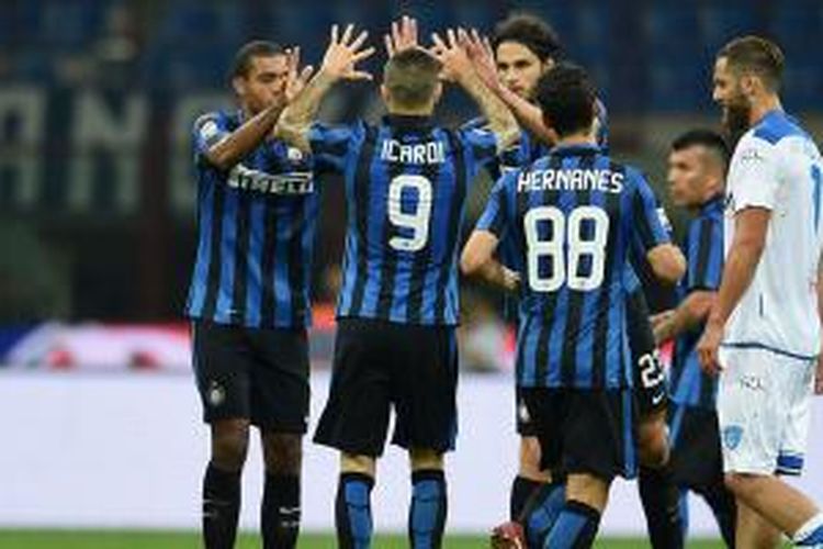 Para pemain Inter Milan merayakan kemenangan atas Empoli, Minggu (31/5/2015). 