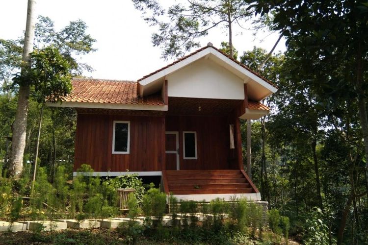 Salah satu homestay yang diperuntukkan bagi wisatawan yang ingin menginap saat berkunjung ke Desa Wisata Situs Gunung Padang.