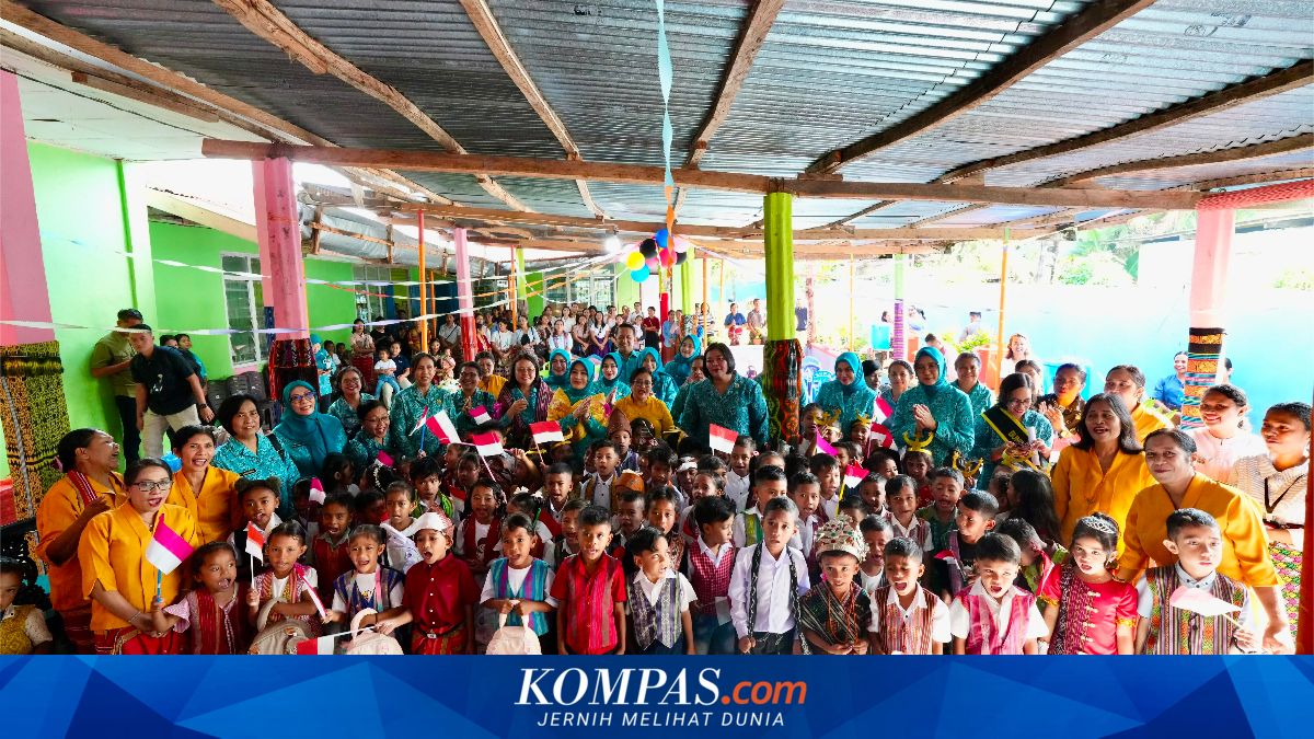 Kunjungi TK Dharma Wanita Kefamenanu, Ketum TP-PKK Tekankan Pentingnya Peran Keluarga