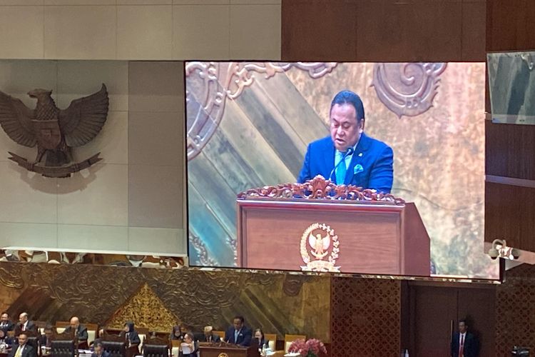 Wakil Ketua DPR Rachmat Gobel dalam rapat paripurna pembukaan masa sidang, Selasa (14/5/2024).