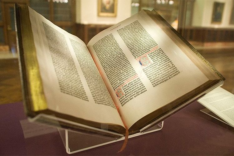 Alkitab Gutenberg, salah satu buku tertua di dunia.