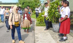 Menilik Serunya Kegiatan Belajar Siswa-siswi Sekolah Taruna di Papua