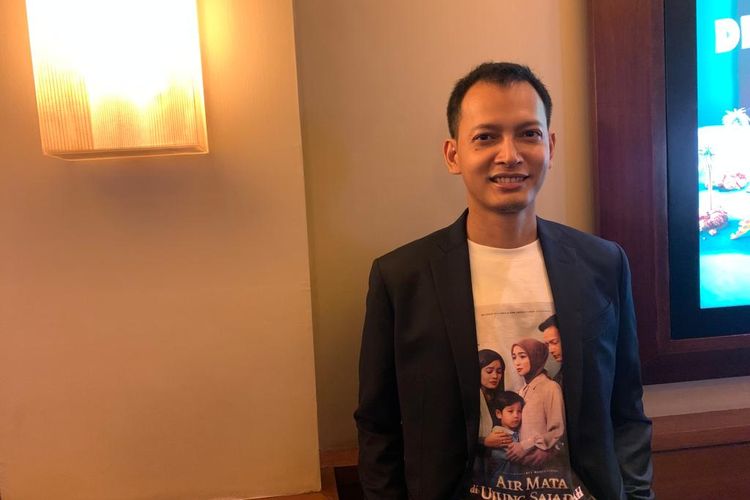 Aktor Fedi Nuril ditemui usai menghadiri konferensi pers film Air Mata di Ujung Sajadah di kawasan Senayan, Jakarta Pusat, Jumat (4/8/2023). 
