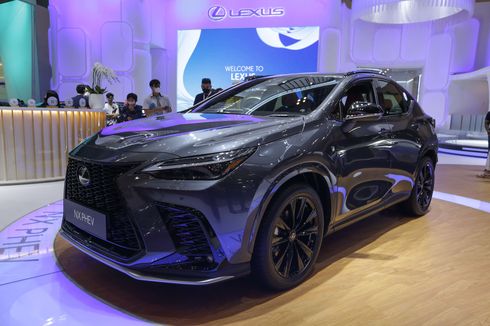 BERITA FOTO: Lexus NX PHEV Mejeng di GIIAS 2022