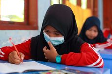 Guru dan Siswa di Kabupaten Tangerang Belum Diizinkan Lepas Masker