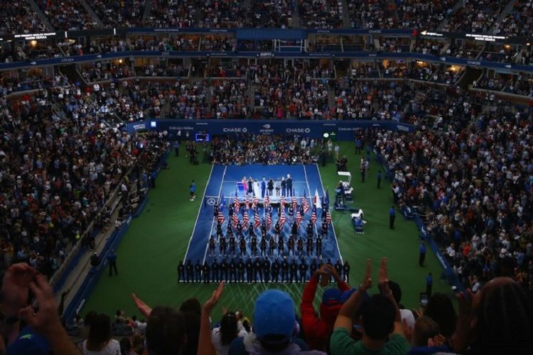 Suasana saat penyerahan trofi US Open 2018. Petenis Jepang, Naomi Osaka, berhasil menjuarai ajang tersebut setelah mengalahkan petenis AS, Serena Williams, pada Minggu (9/9/2018).