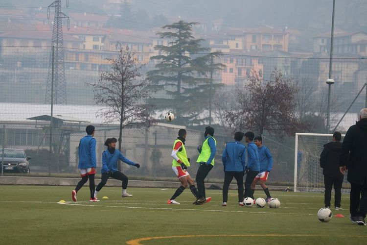 Suasana latihan tim Garuda Select di Como, Italia, Sabtu (18/1/2020).